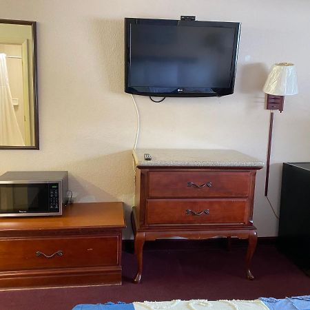 Regency Inn Fern Park 外观 照片