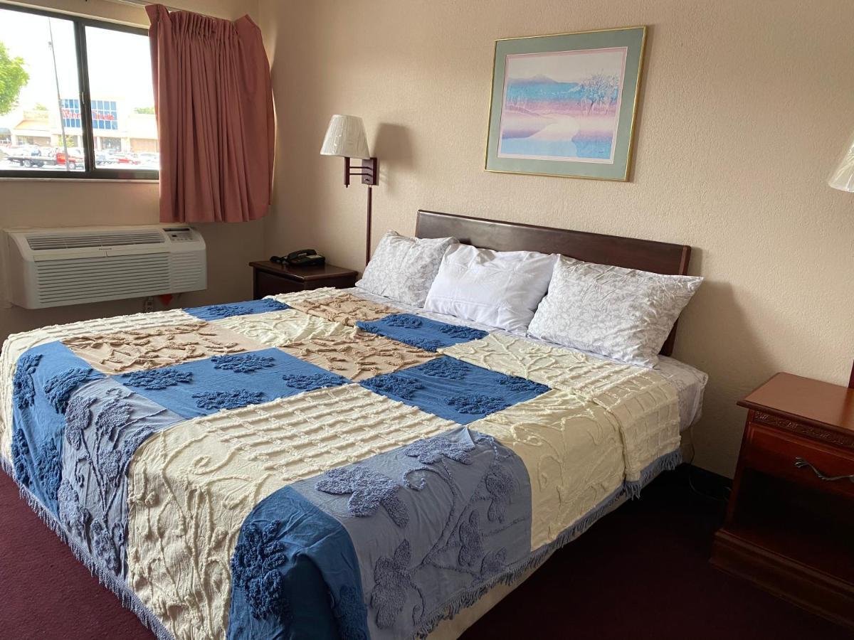 Regency Inn Fern Park 外观 照片