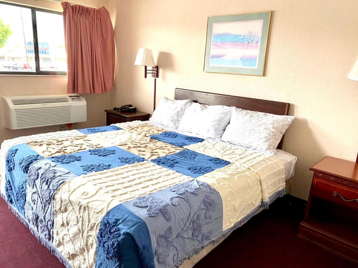 Regency Inn Fern Park 外观 照片